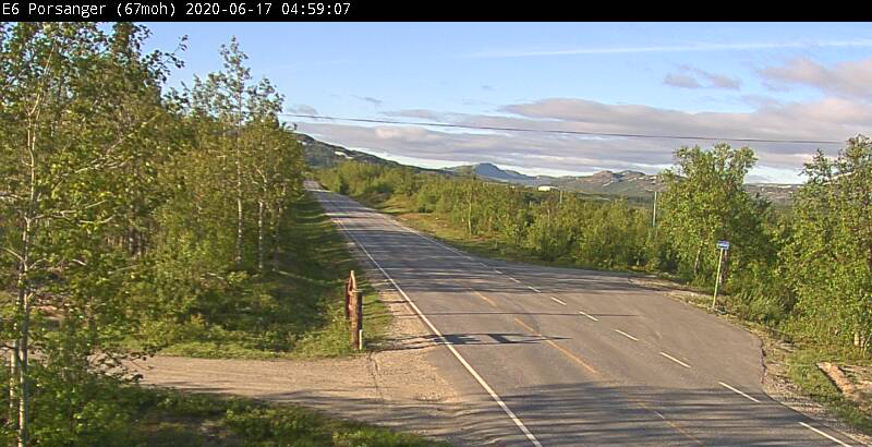  (17.06.2020): Morgensol i Porsanger onsdag morgen. Svak vind fra sør-sørøst. Pluss seks grader, stiger til 12 grader midt på dagen. (Foto: Statens vegvesen, webkamera)